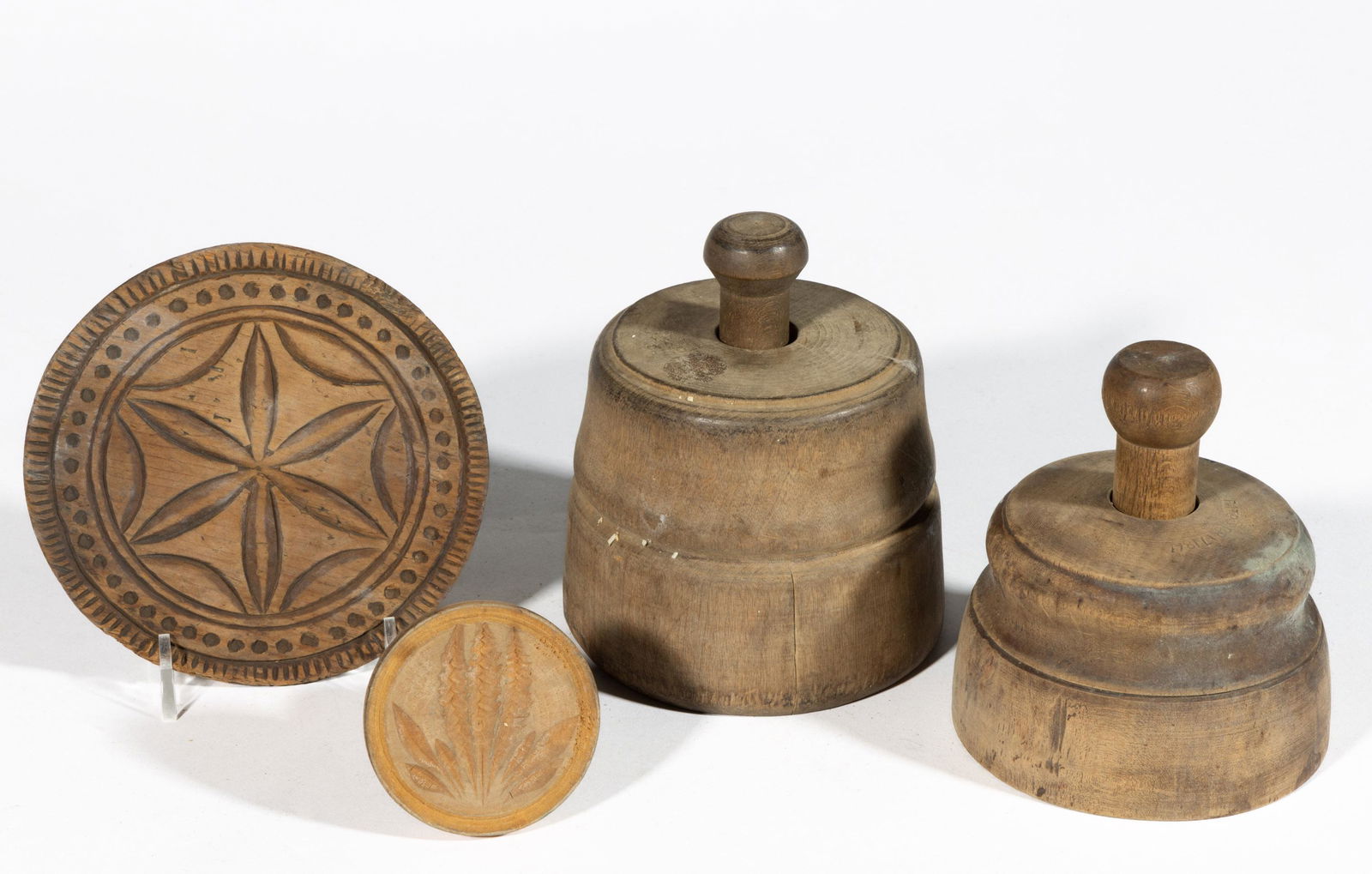 AMERICAN COUNTRY TREEN BUTTER STAMP / PRINTS, LOT OF FOUR (1 of 2)