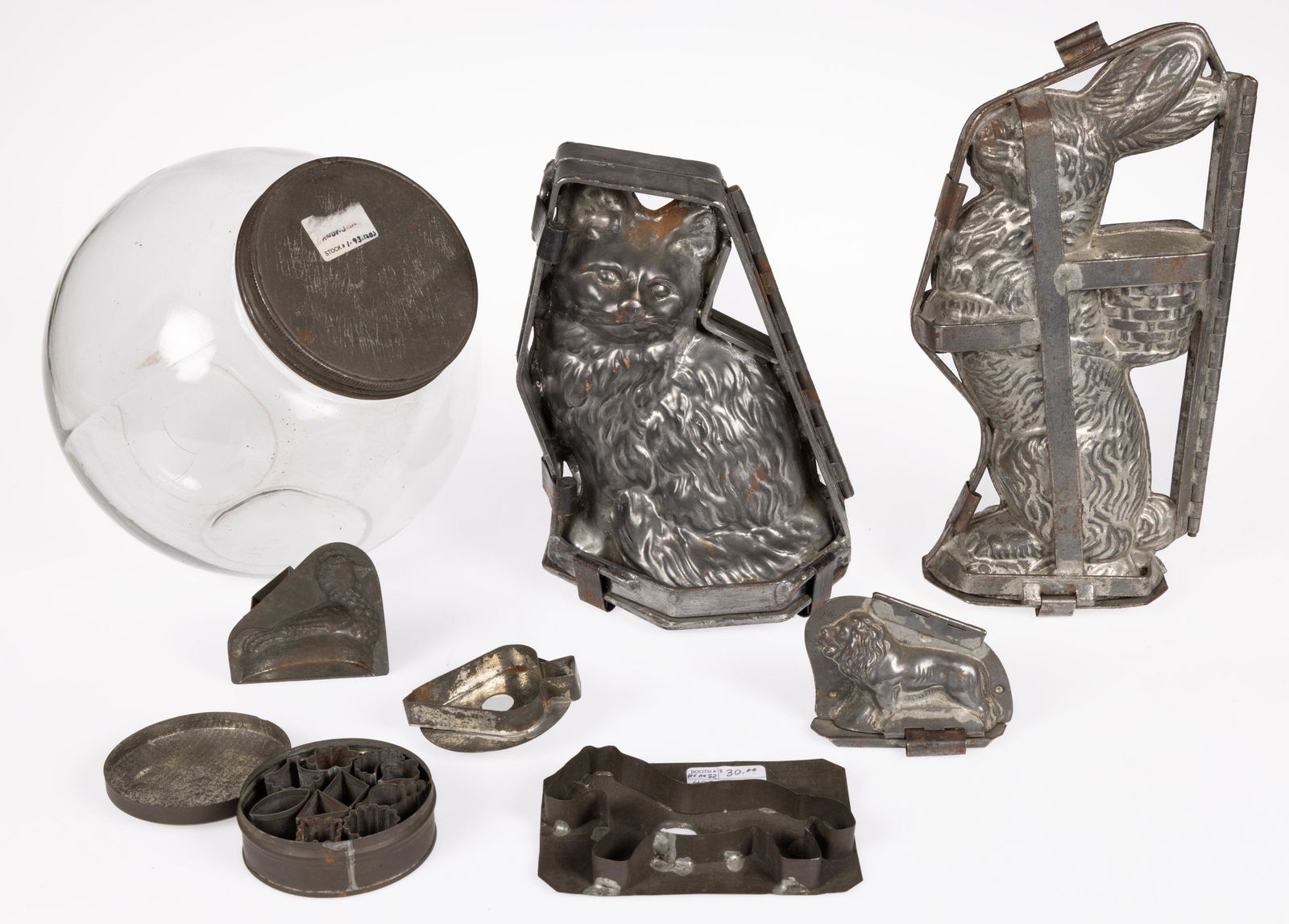 ASSORTED FIGURAL MOLDS / COOKIE CUTTERS, LOT OF SEVEN (1 of 3)