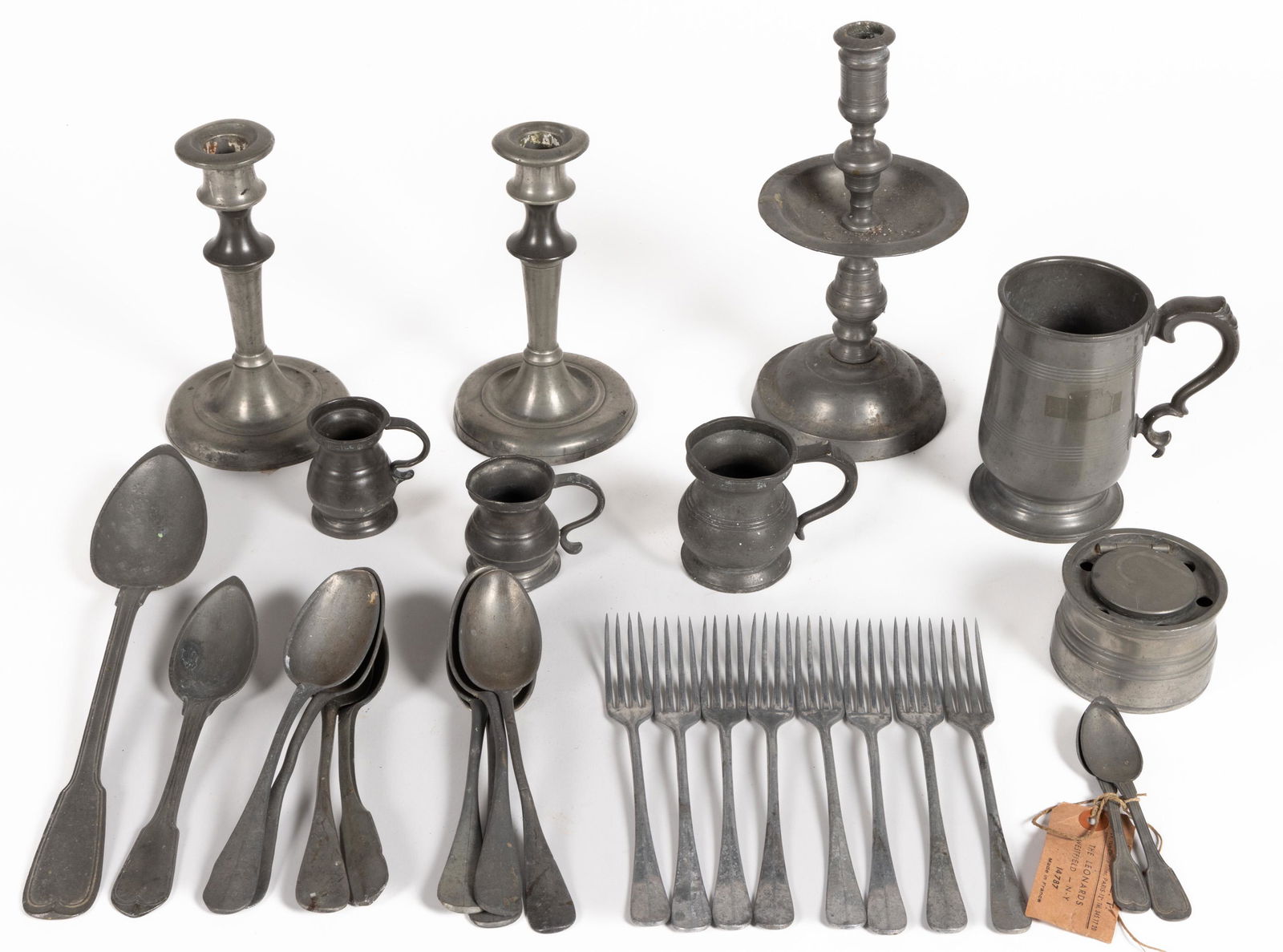 ASSORTED PEWTER AND ALUMINUM DOMESTIC ARTICLES, LOT OF 28 (1 of 1)