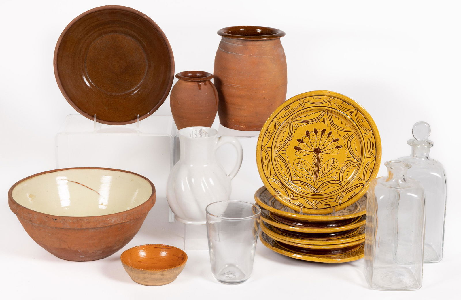 ASSORTED CONTEMPORARY POTTERY AND GLASS ARTICLES, LOT OF 15 (1 of 1)