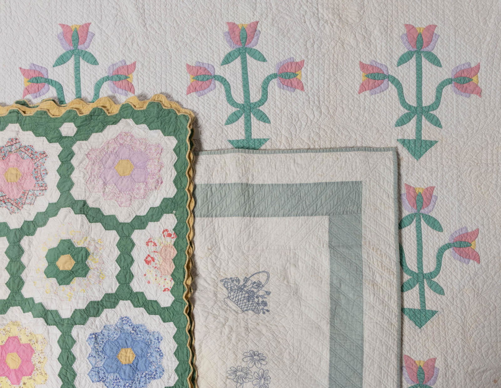 AMERICAN APPLIQUE AND PIECED QUILTS, LOT OF THREE (1 of 13)