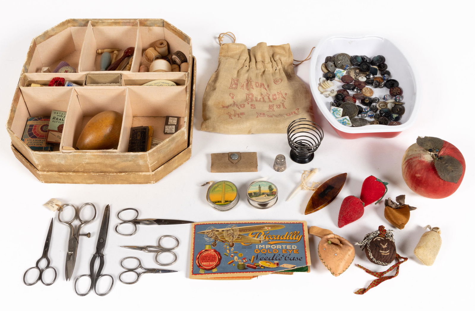 ASSORTED NEEDLEWORKING / SEWING ARTICLES AND RELATED, UNCOUNTED LOT (1 of 3)