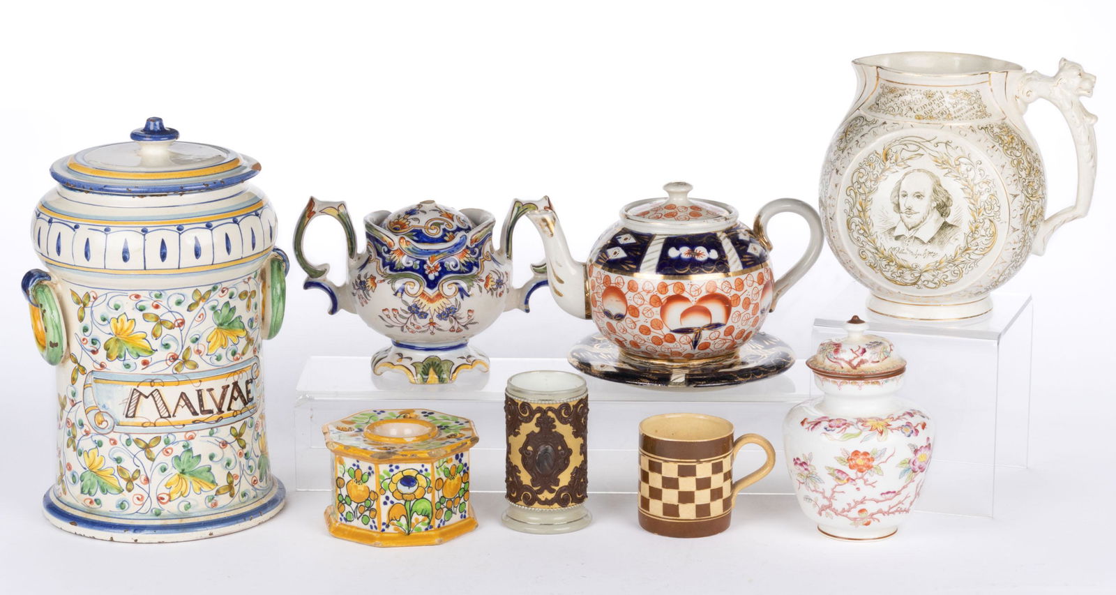 ASSORTED CERAMIC ARTICLES, LOT OF NINE (1 of 1)