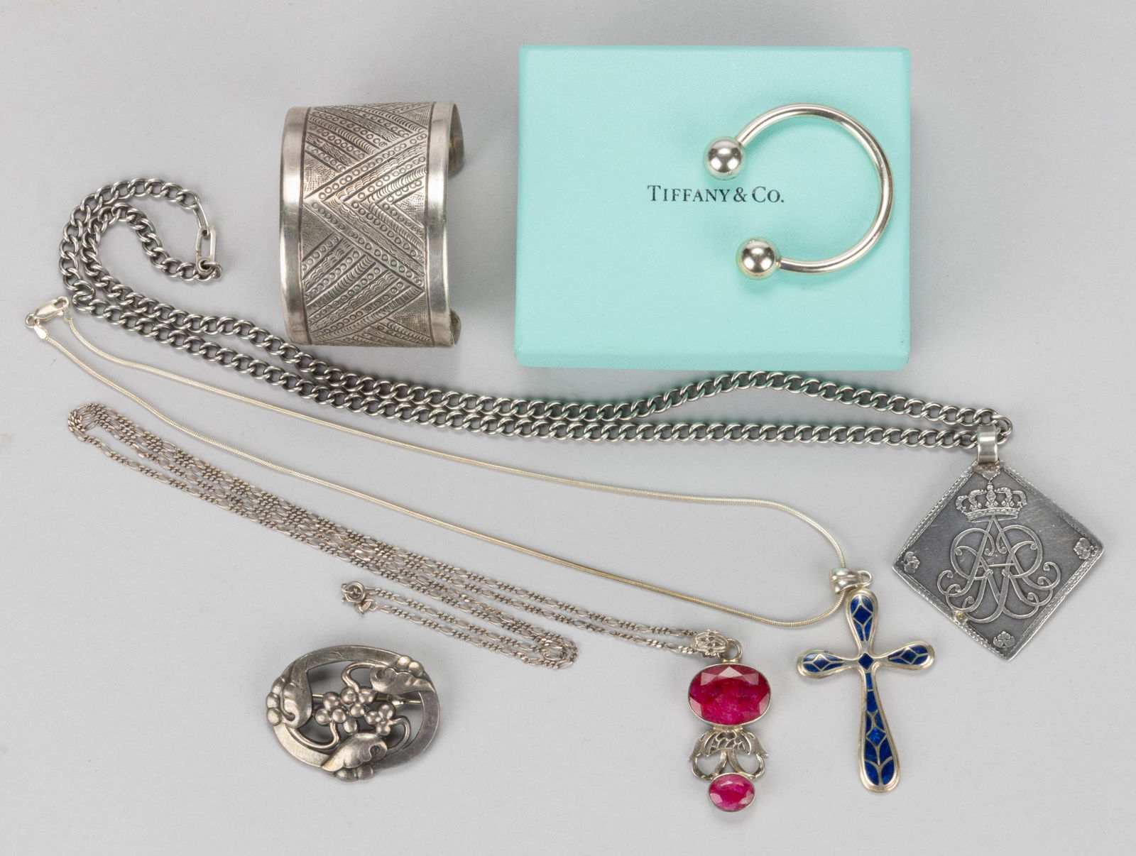 TIFFANY & CO. AND OTHER STERLING AND SILVER-TYPE JEWELRY, LOT OF SIX (1 of 2)