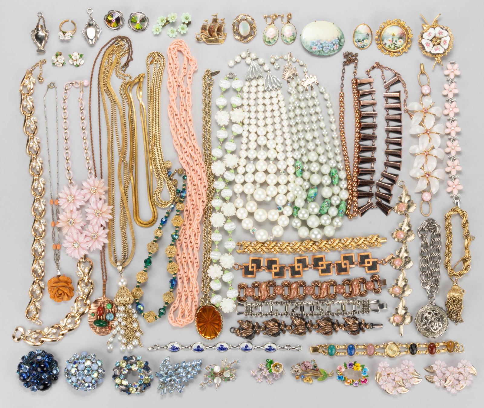 VINTAGE DIOR AND OTHER COSTUME JEWELRY, UNCOUNTED LOT (1 of 5)