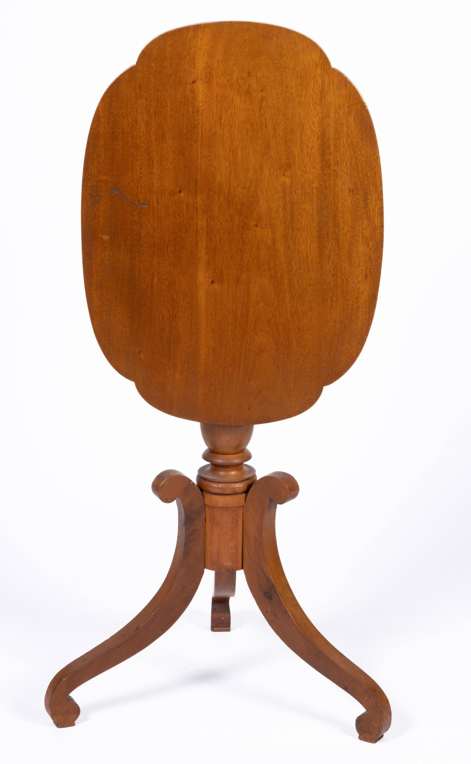 AMERICAN CHERRY TILT-TOP CHERRY CANDLESTAND (1 of 4)