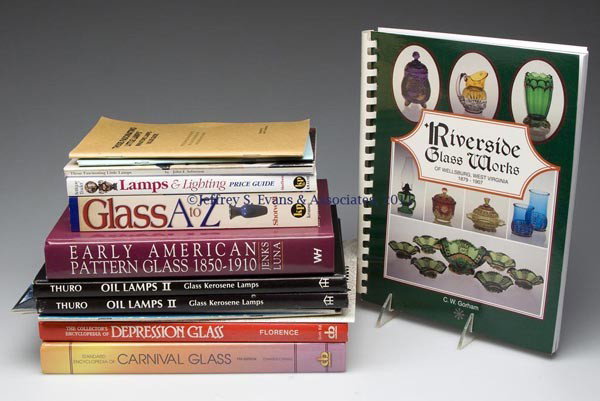 VARIOUS GLASS REFERENCE VOLUMES, LOT OF 11: VARIOUS GLASS REFERENCE VOLUMES, LOT OF 11, including EAPG, lighting, Depression and Carnival. Together with four glass manufacturers' retail catalogues. Fifteen (15) pieces total.