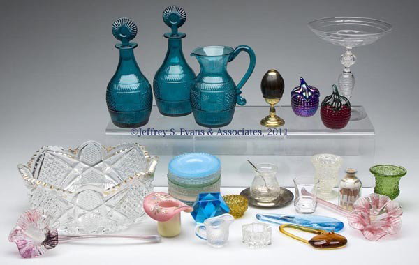 ASSORTED LOT OF GLASS ARTICLES: ASSORTED LOT OF GLASS ARTICLES, including a 1994 Pairpoint Burmese miniature hat, a 1999 crystal compote with illegible signature and Corning, NY, museum reproductions, etc. Primarily 20th century. 6 