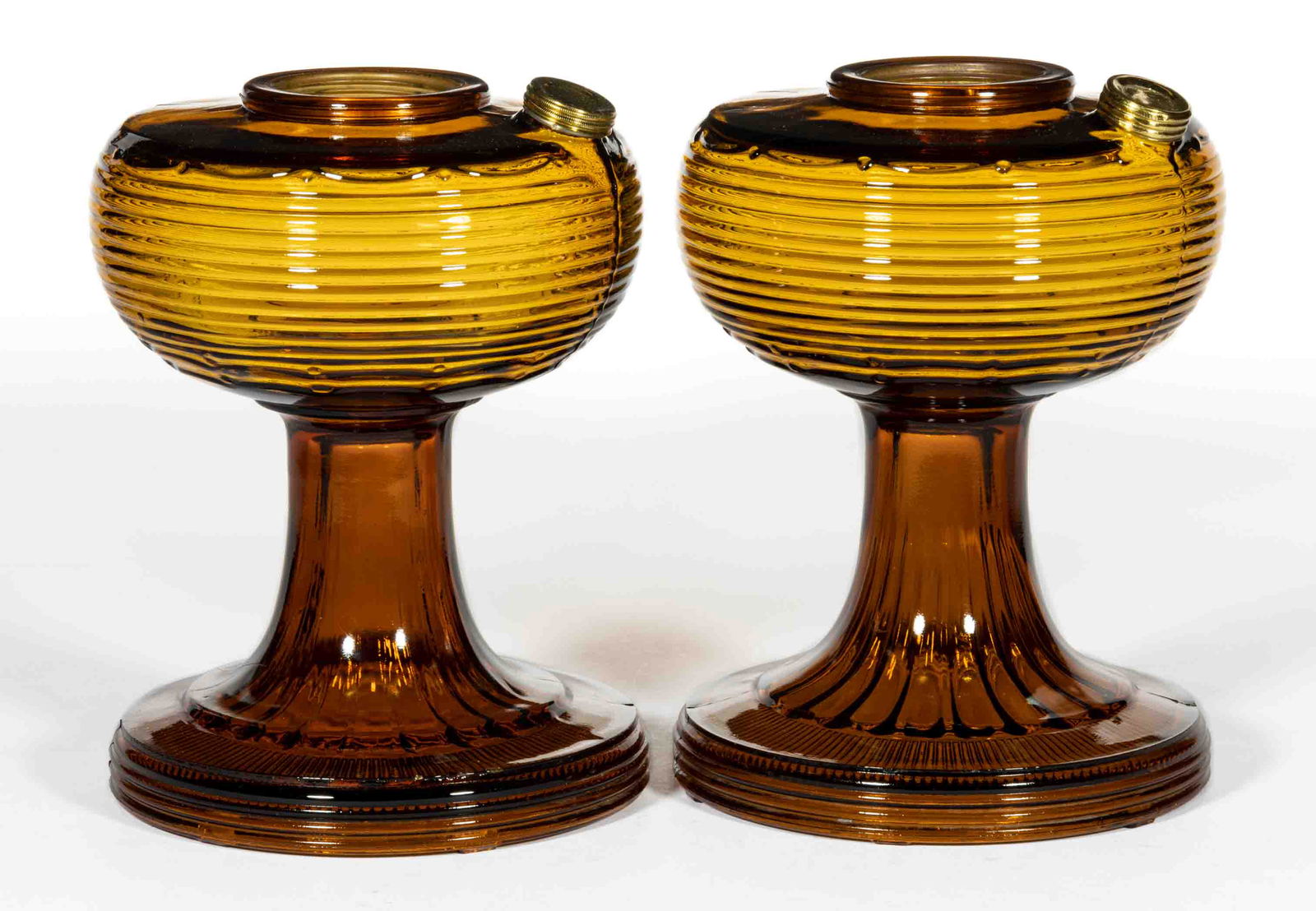 ALADDIN MODEL-B-82 / BEEHIVE KEROSENE PAIR OF STAND LAMPS (1 of 1)