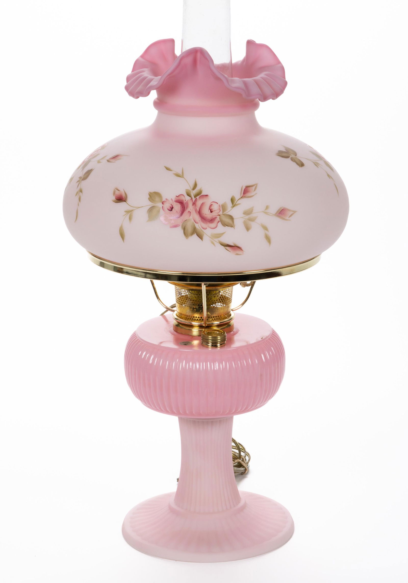 ALADDIN / FENTON GRAND VERTIQUE KEROSENE STAND LAMP (1 of 1)
