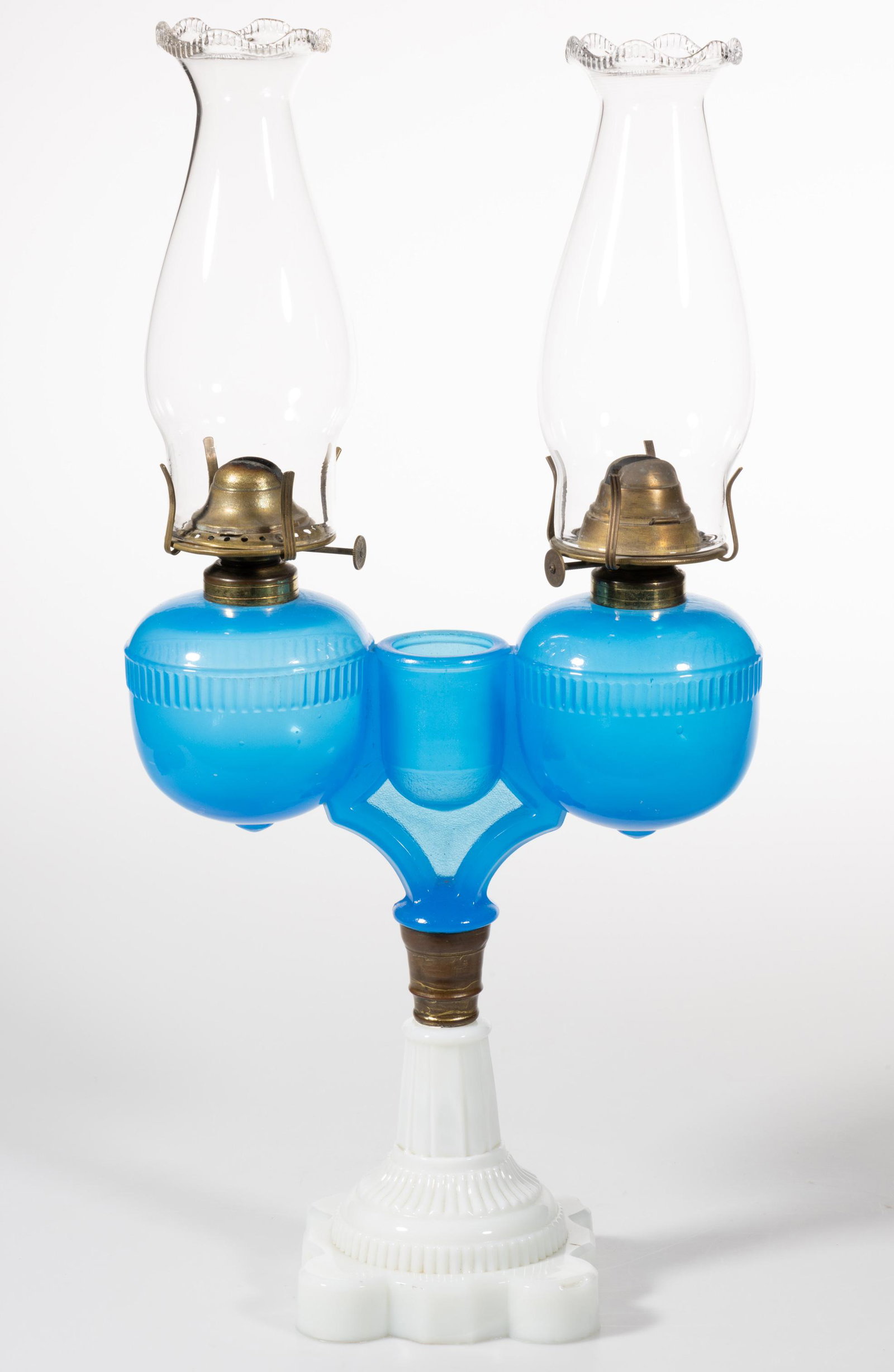 RIPLEY MARRIAGE / WEDDING KEROSENE STAND LAMP (1 of 1)