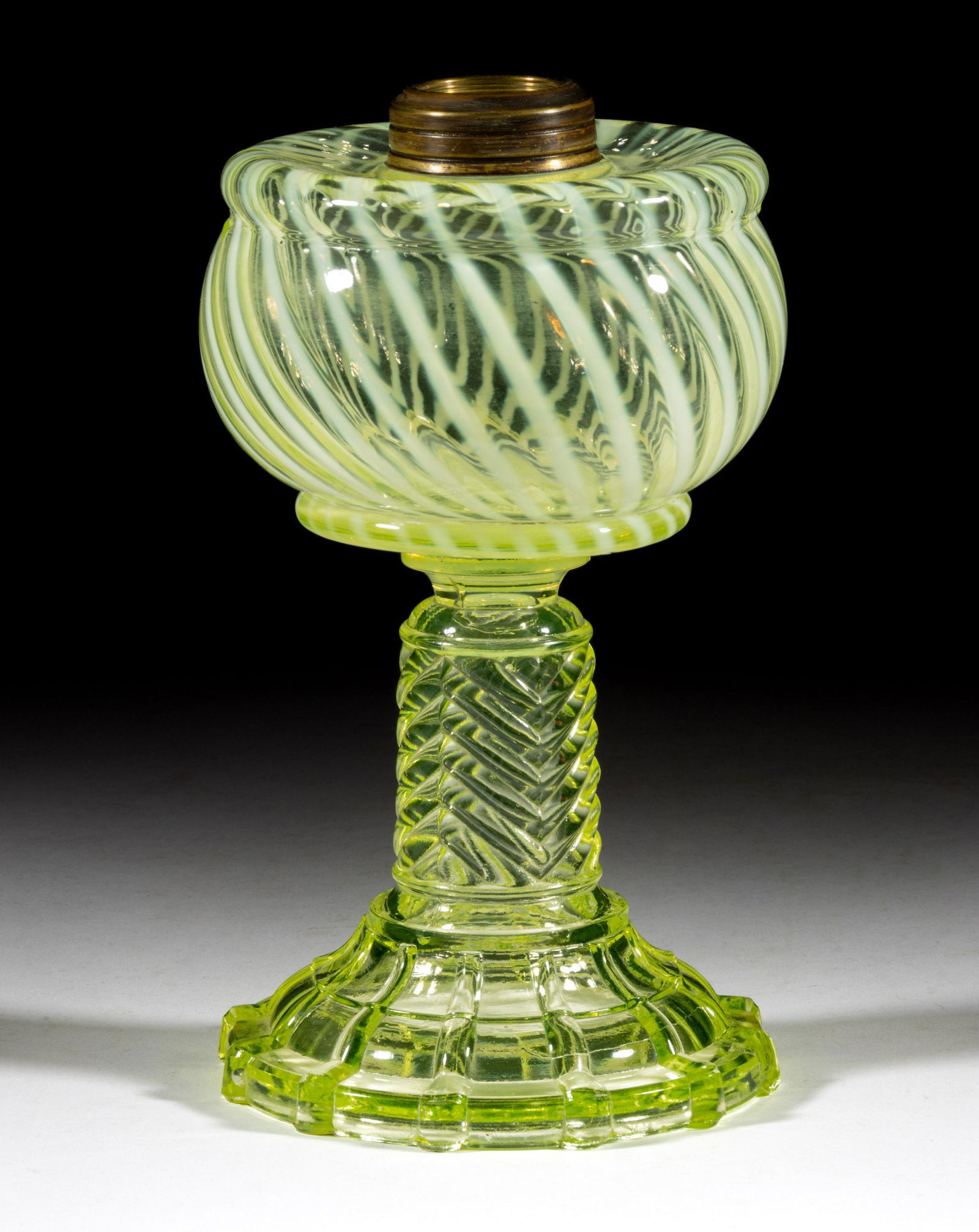 MIX AND MATCH / SWIRL KEROSENE STAND LAMP (1 of 1)