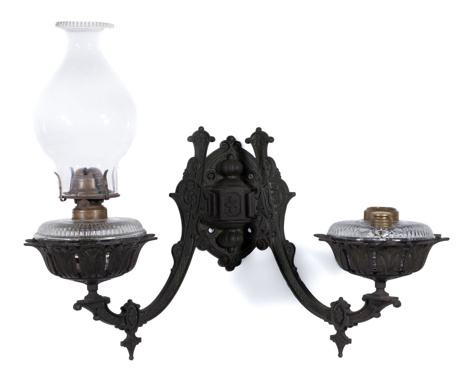 CAST-IRON DOUBLE-ARM TUCKER MANUF. WALL-BRACKET WITH FONTS (1 of 3)