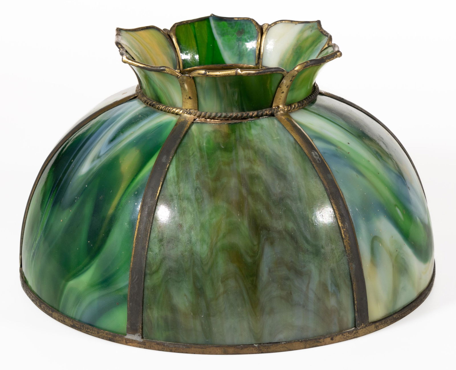 VICTORIAN SLAG GLASS KEROSENE LAMP SHADE (1 of 2)