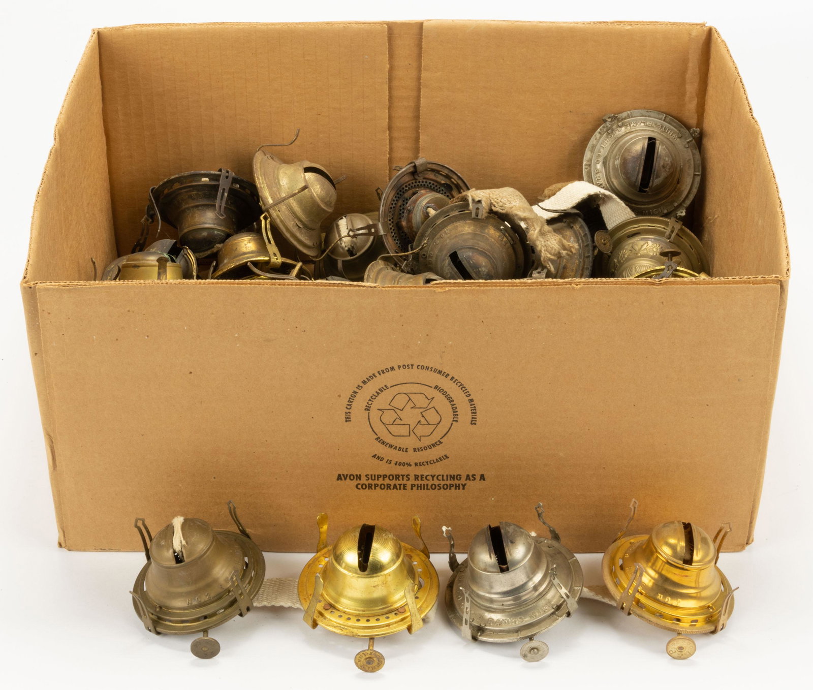 ASSORTED NO. 2 KEROSENE SLIP BURNERS, UNCOUNTED LOT: ASSORTED NO. 2 KEROSENE SLIP BURNERS, UNCOUNTED LOT, including several brands such as, "QUEEN ANNE", "WHITE FLAME LIGHT", and "MACBETH". Various makers. Fourth quarter 19