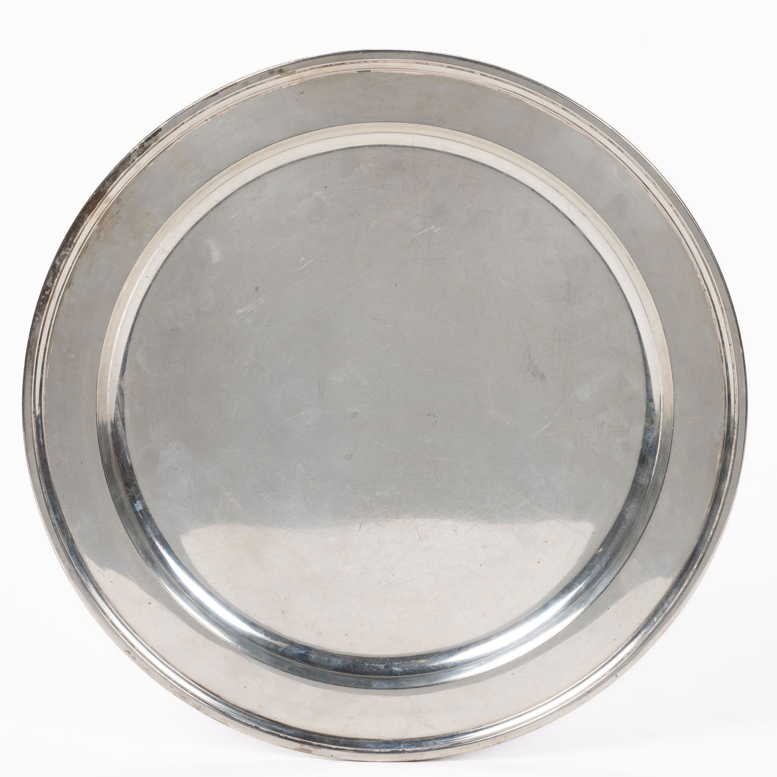 TIFFANY & CO. STERLING SILVER ROUND TRAY, round form with plain design and a stepped rim. (1 of 2)