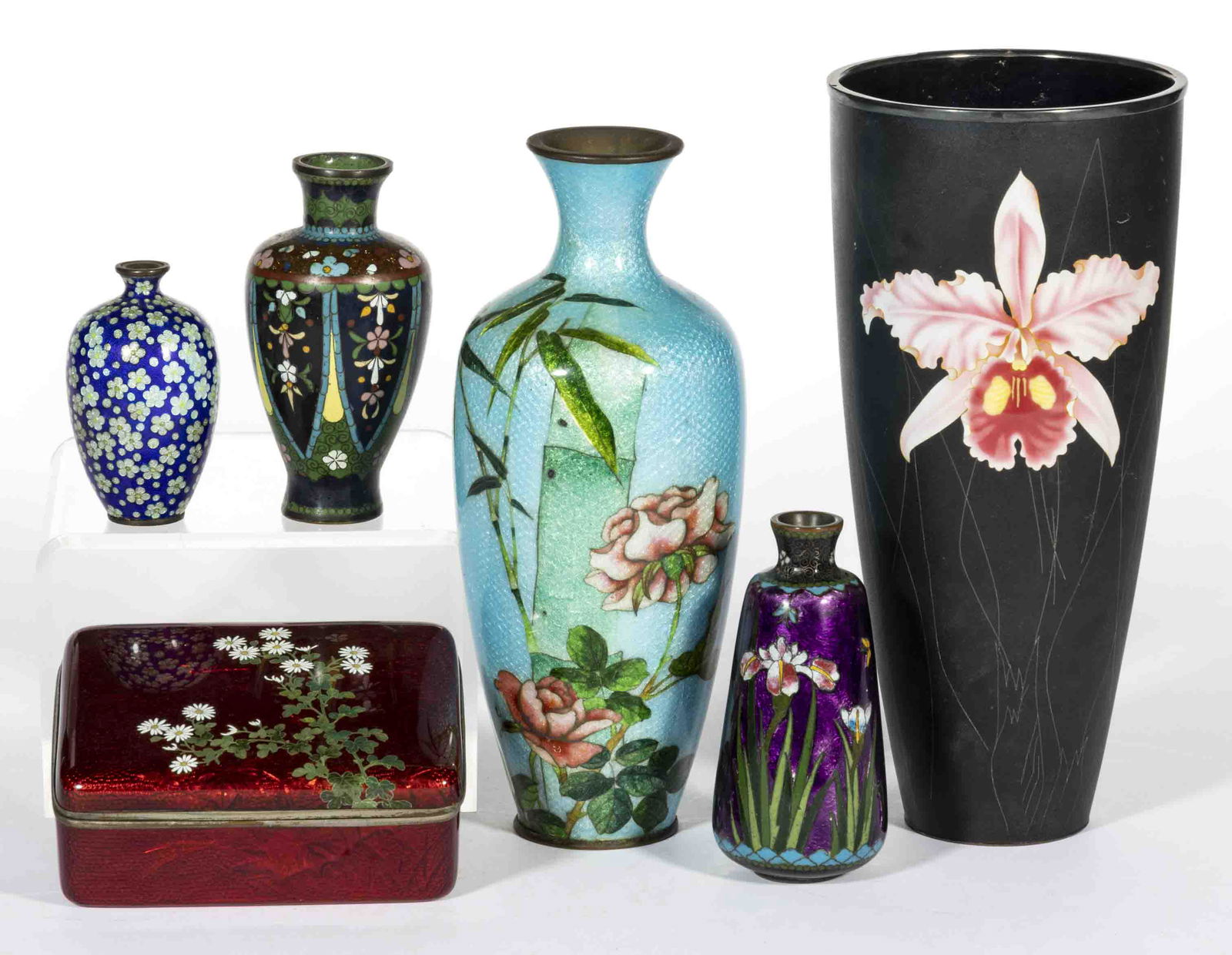 JAPANESE CLOISONNE / ENAMELED VASES AND BOX, LOT OF SIX, comprising a covered box with flowers on (1 of 1)