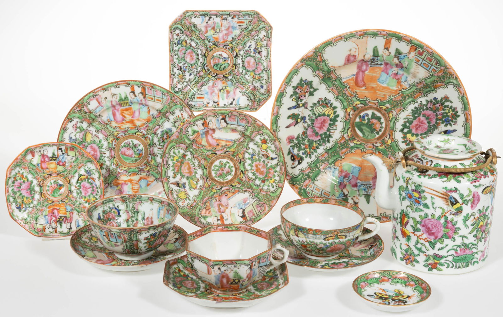 CHINESE EXPORT FAMILLE ROSE PORCELAIN TEA AND TABLE ARTICLES, LOT OF 13, each having polychrome (1 of 1)