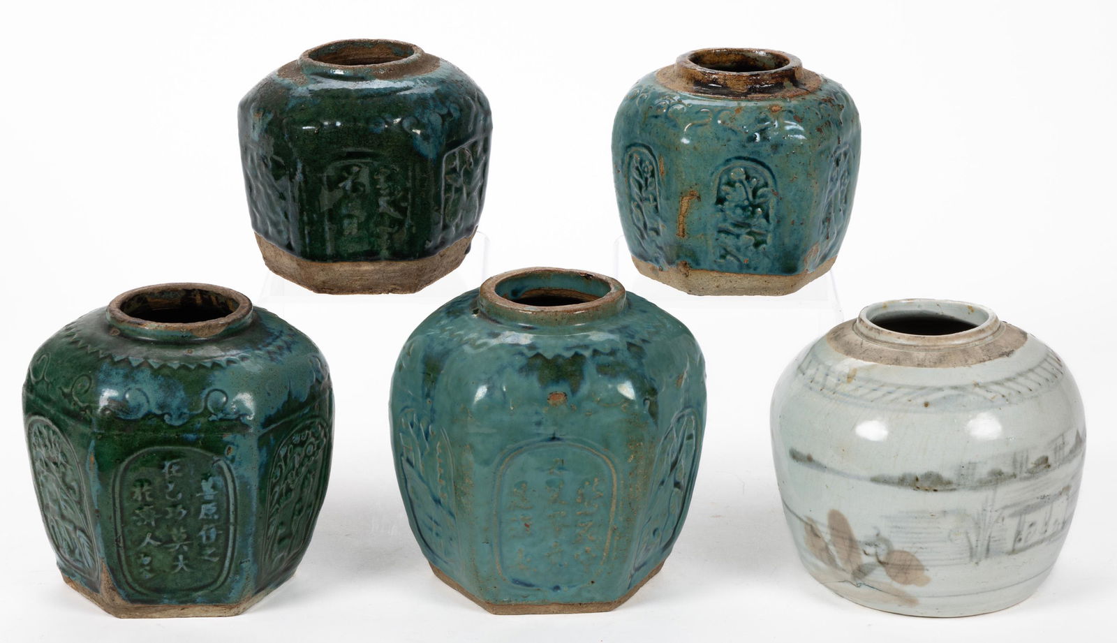 CHINESE EXPORT CERAMIC GINGER JARS, LOT OF FIVE, comprising one Canton example featuring (1 of 5)