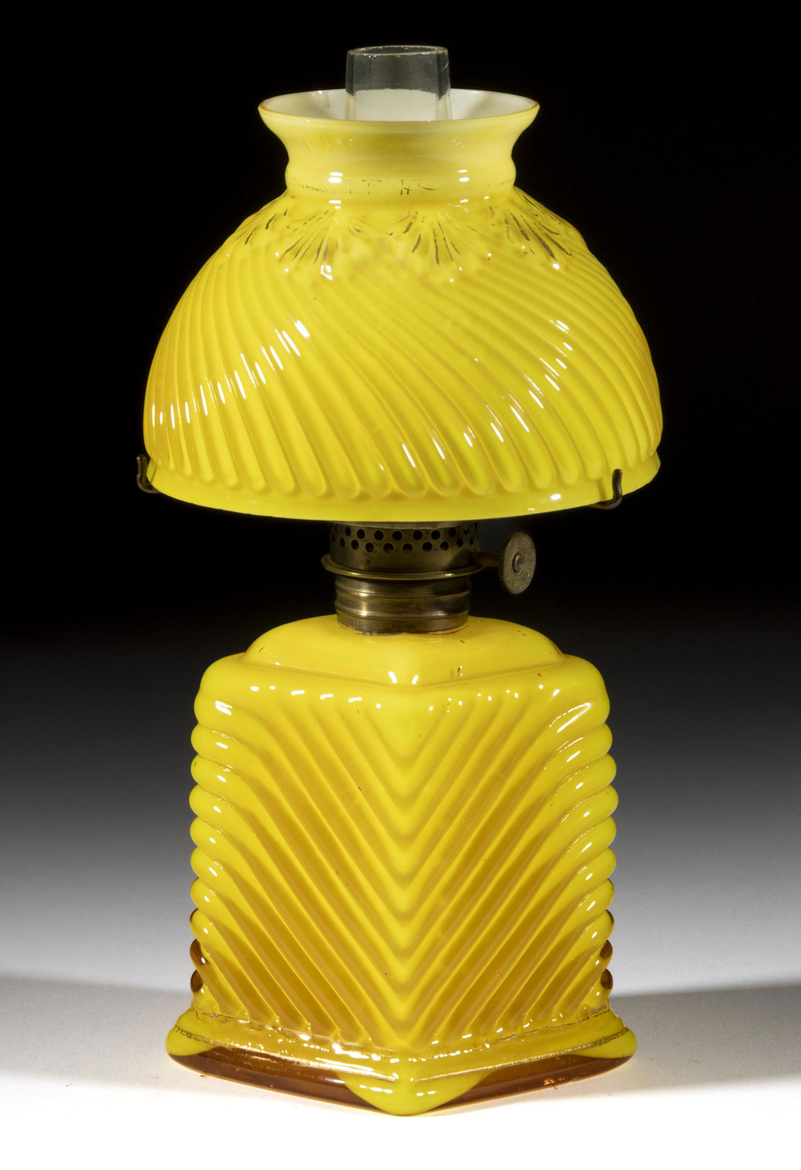 RIBBED SWIRL MINIATURE LAMP (1 of 1)