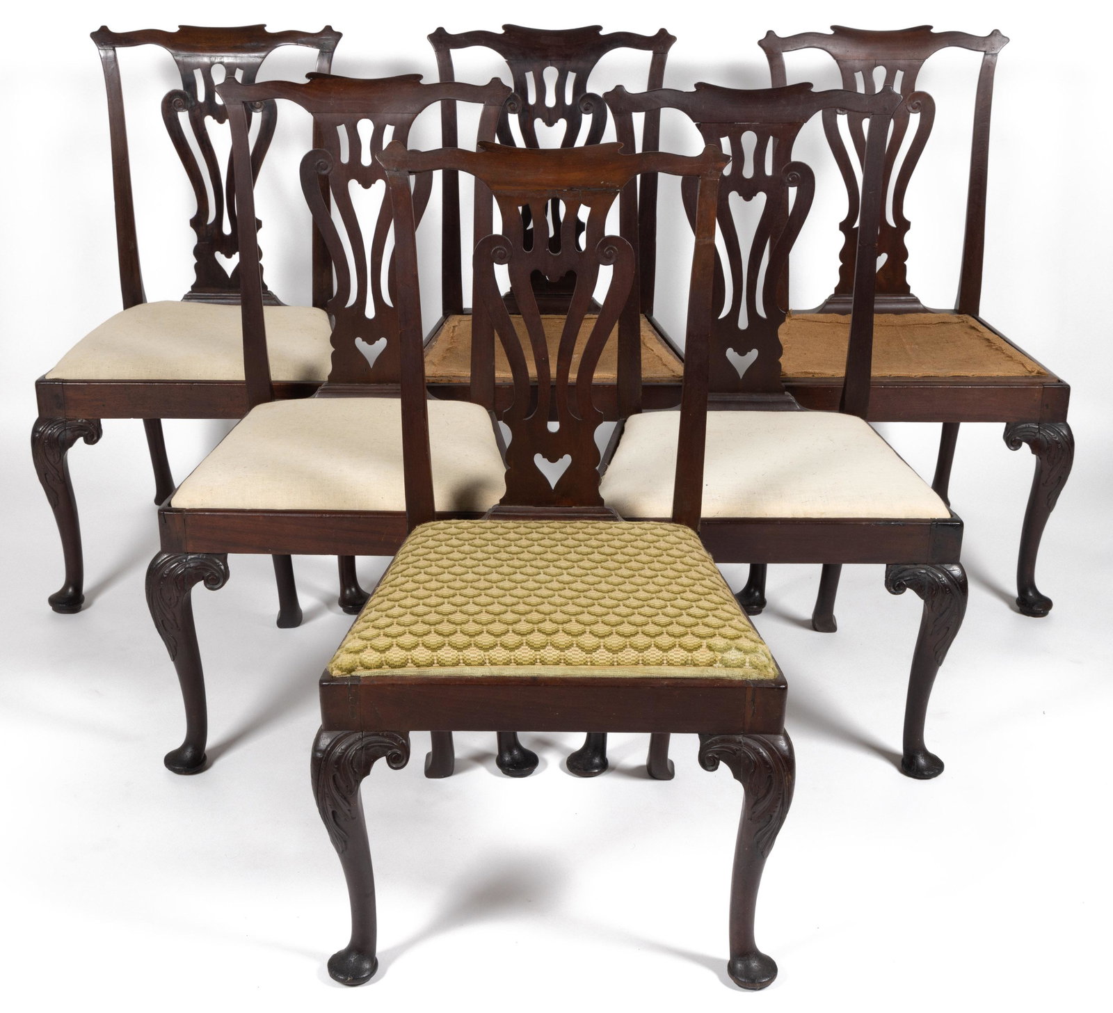 AMERICAN OR BRITISH CHIPPENDALE MAHOGANY SIDE CHAIRS, SET OF SIX: AMERICAN OR BRITISH CHIPPENDALE MAHOGANY SIDE CHAIRS, SET OF SIX, each featuring a shaped crest rail over pierced vasiform splat, trapezoidal slip seats, the whole raised on cabriole front legs with s