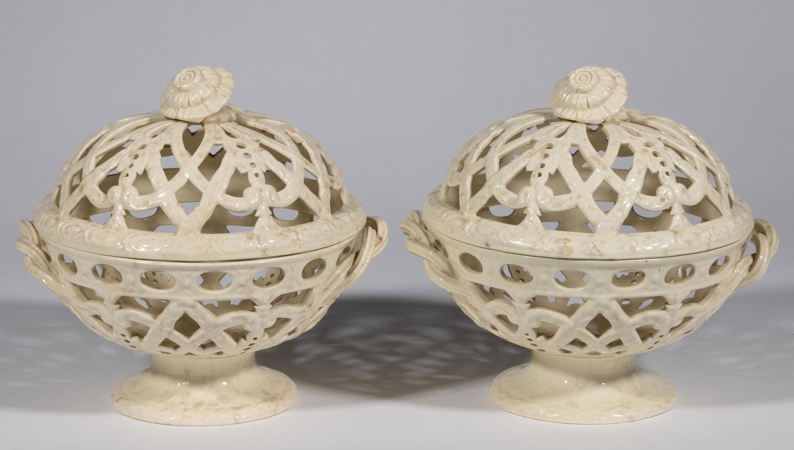 ENGLISH WEDGWOOD CREAMWARE CERAMIC PAIR OF RETICULATED CHESTNUT BASKETS (1 of 4)