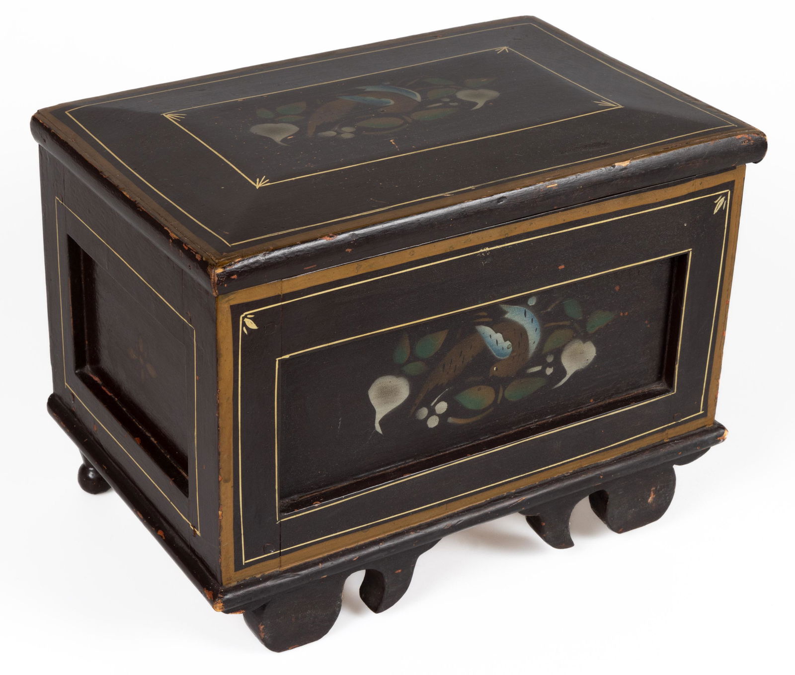 PENNSYLVANIA PAINT-DECORATED PINE MINIATURE BLANKET CHEST (1 of 11)