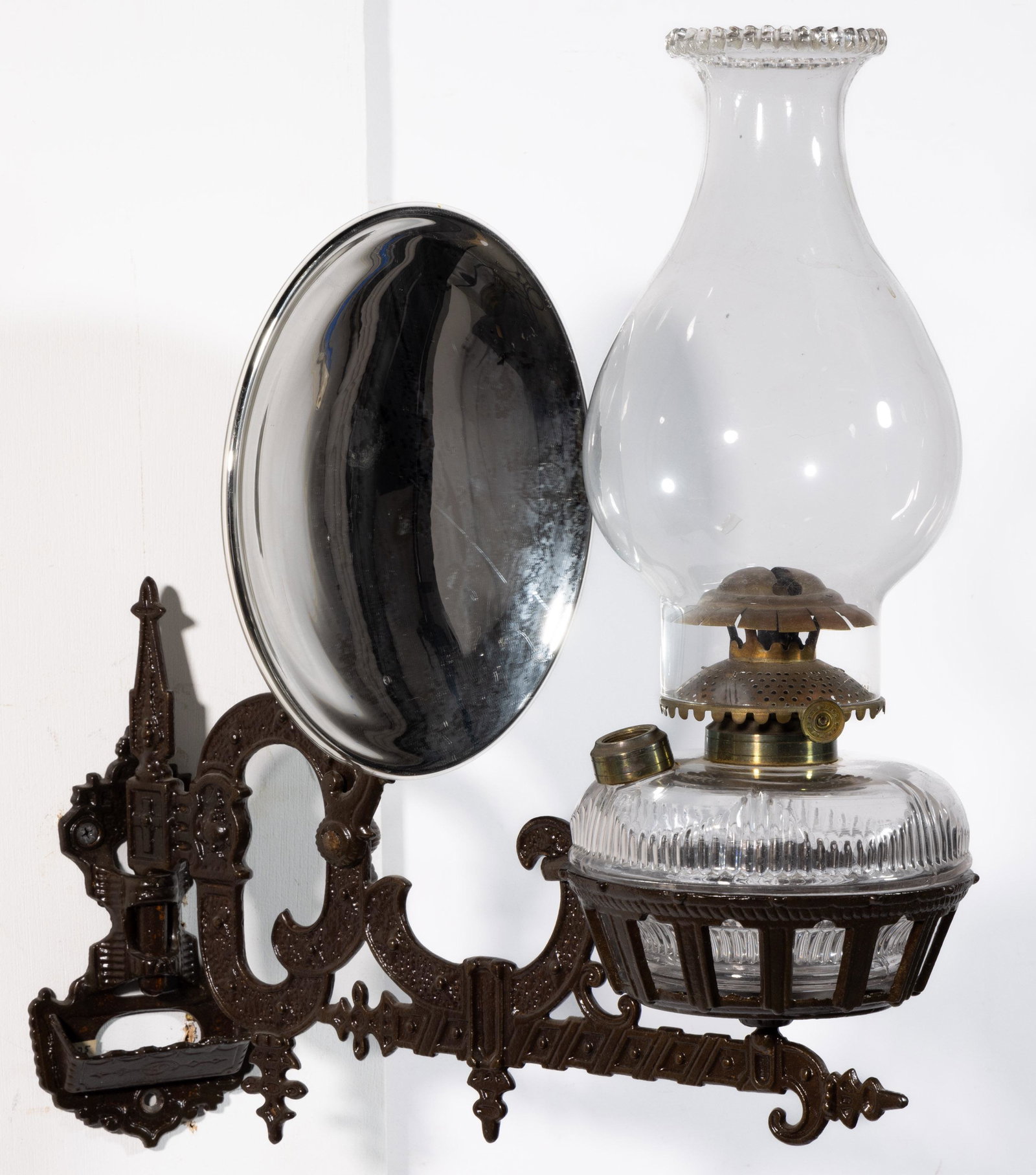 CAST-IRON PATENTED JOSEPH SIMPSON BRACKET LAMP (1 of 2)