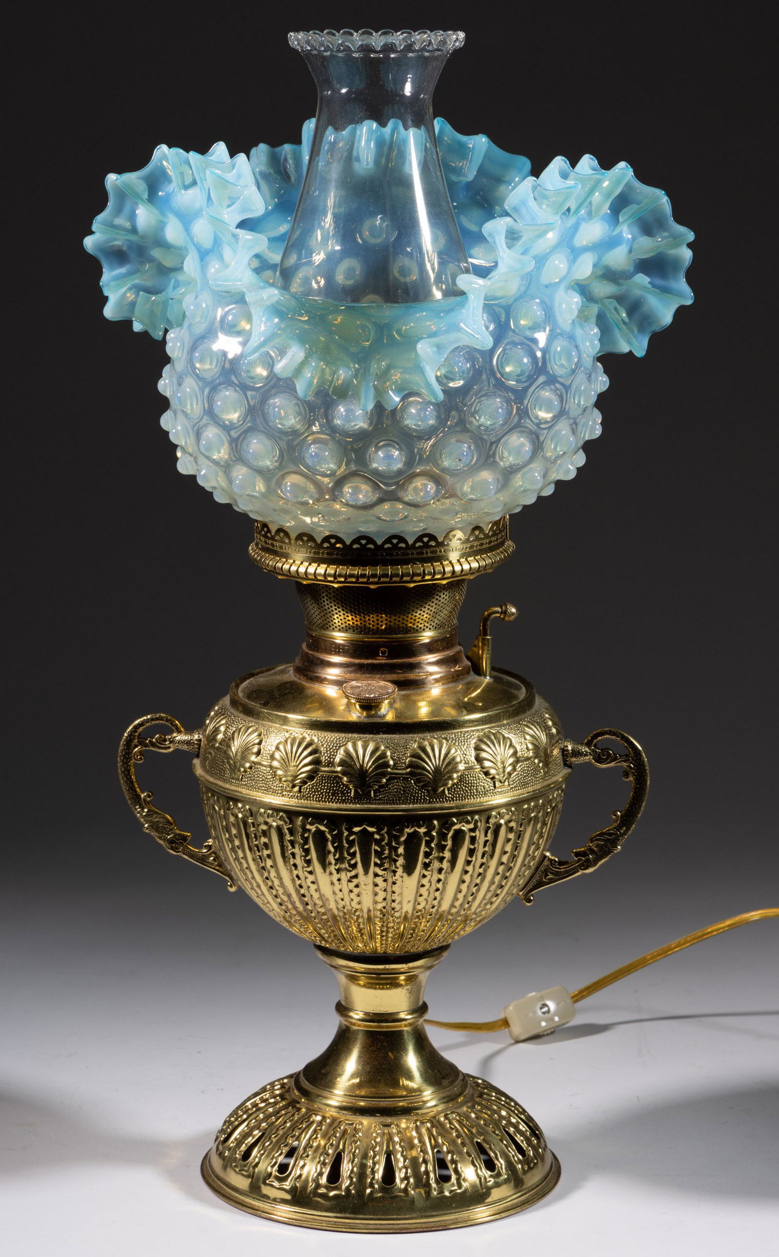 STAMPED BRASS SHELLS AND FLUTES KEROSENE TABLE LAMP (1 of 1)