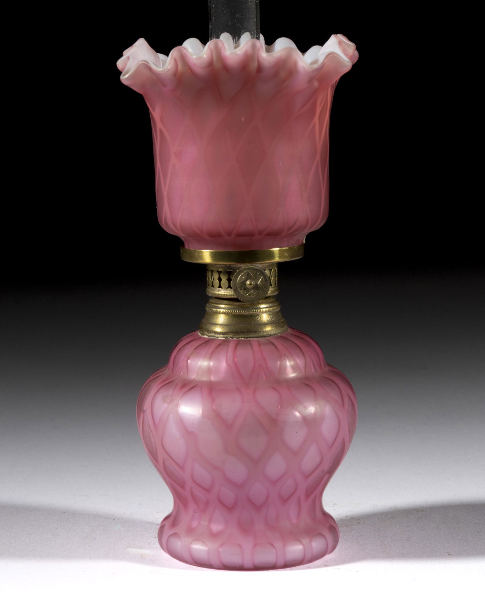 DIAMOND AIR-TRAP MOTHER-OF-PEARL SATIN MINIATURE LAMP (1 of 1)