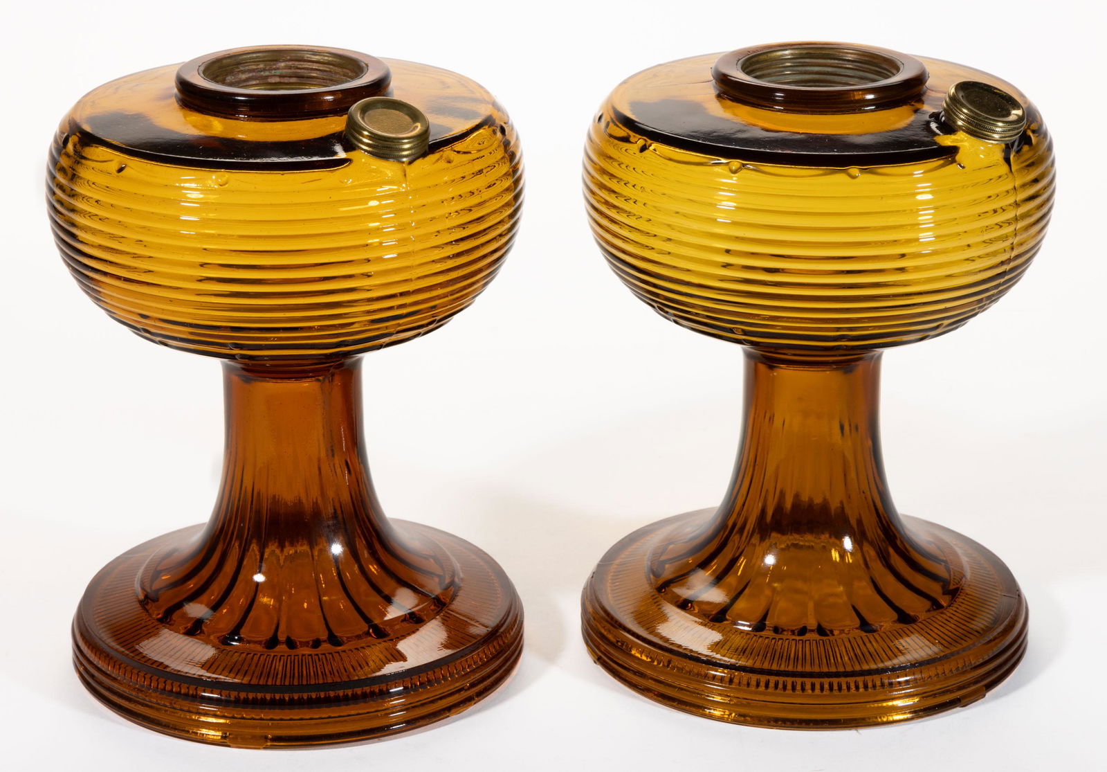 ALADDIN MODEL-B-82 / BEEHIVE KEROSENE PAIR OF STAND LAMPS (1 of 1)