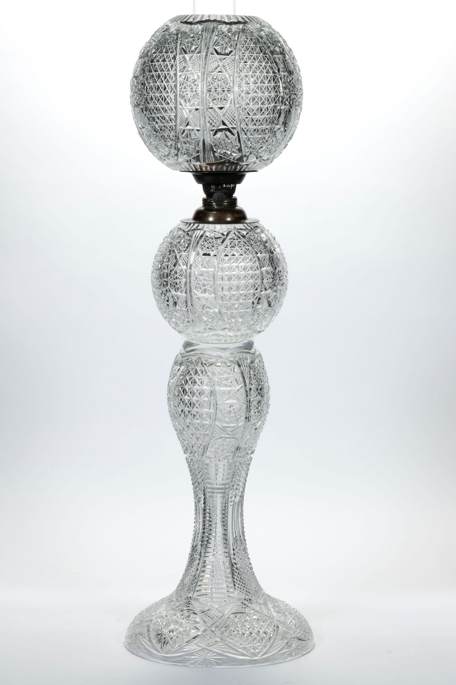 MODERN CUT GLASS KEROSENE BANQUET LAMP (1 of 3)