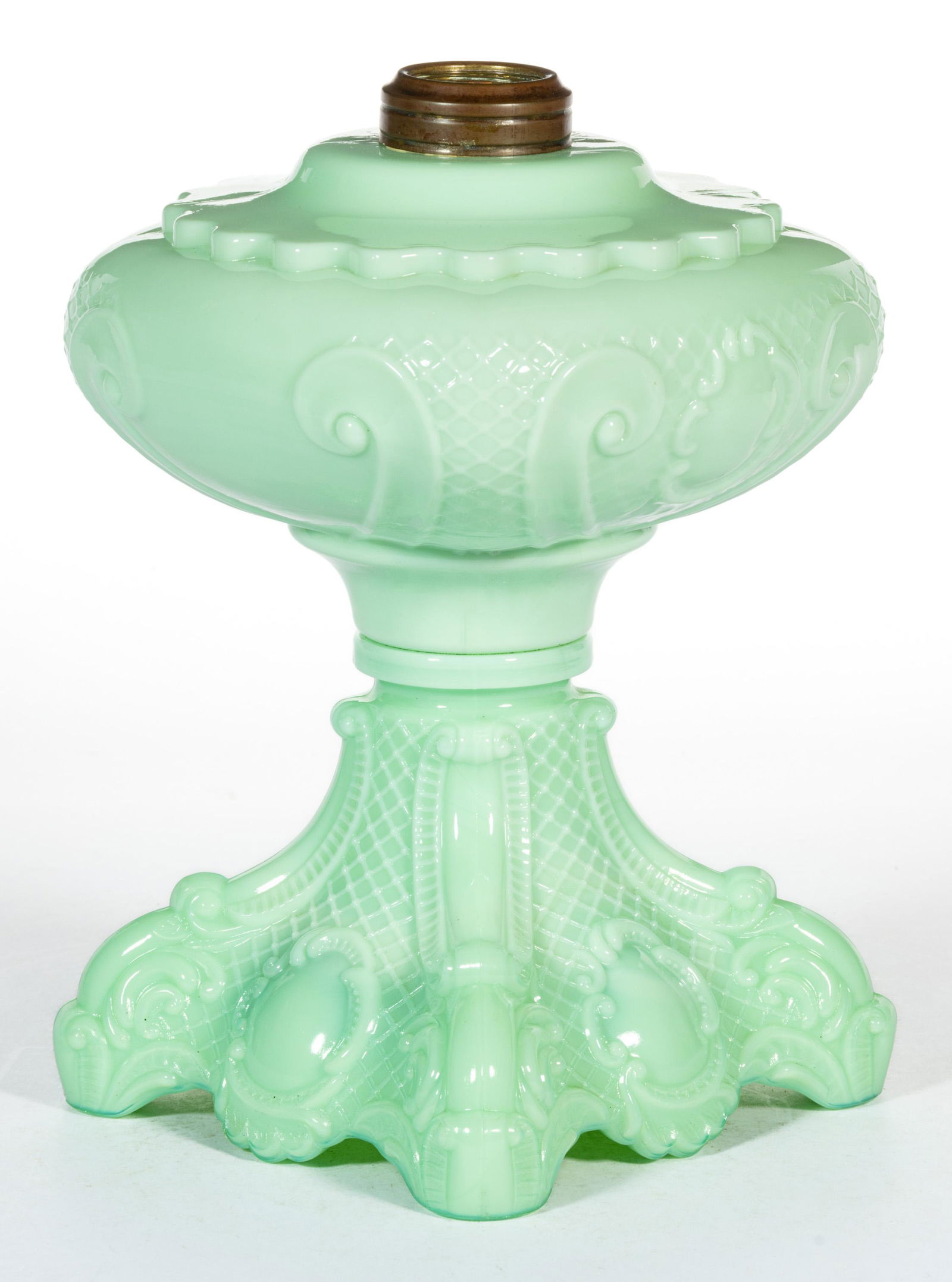 PRINCESS FEATHER MASSIVE-FONT KEROSENE STAND LAMP (1 of 1)
