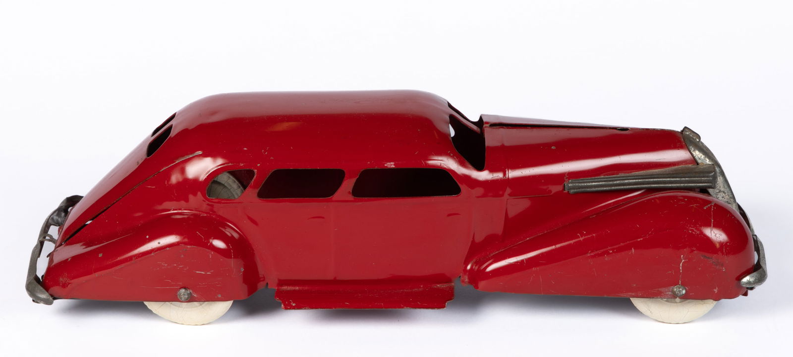 WYANDOTTE TOYS (ALL-METAL PRODUCTS CO.) STREAMLINED SEDAN PRESSED-STEEL TOY CAR (1 of 3)