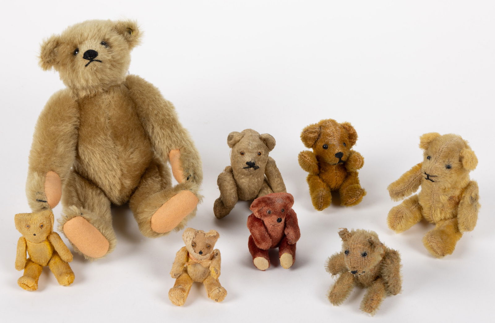 ASSORTED VINTAGE TEDDY BEARS, LOT OF EIGHT (1 of 3)