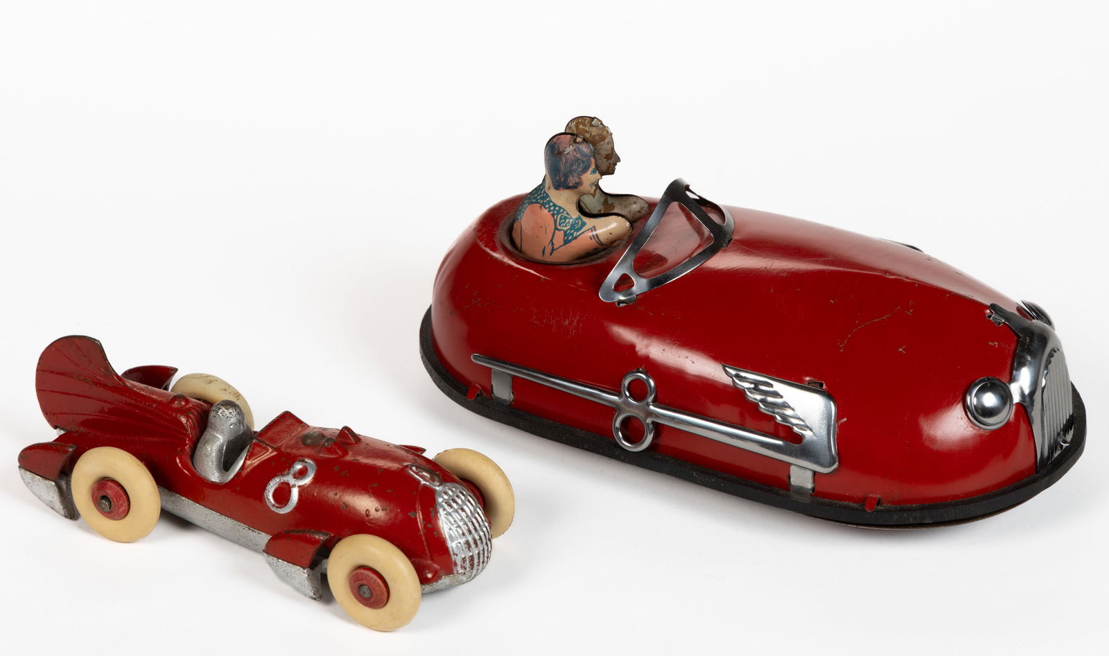 ASSORTED MANUFACTURERS TOY VEHICLES, LOT OF TWO (1 of 2)