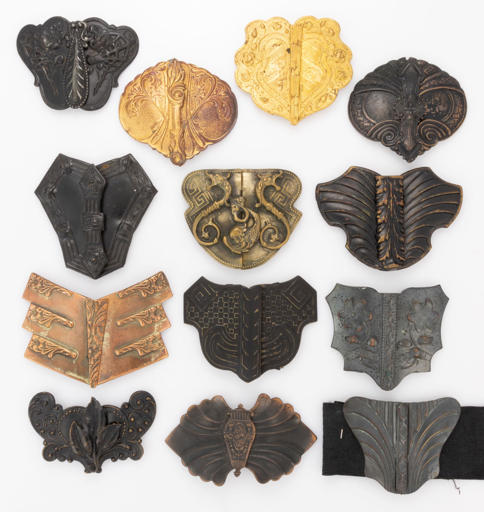 ANTIQUE AESTHETIC MOVEMENT AND OTHER METAL BELT OR DRESS BUCKLES, LOT OF 13 (1 of 3)