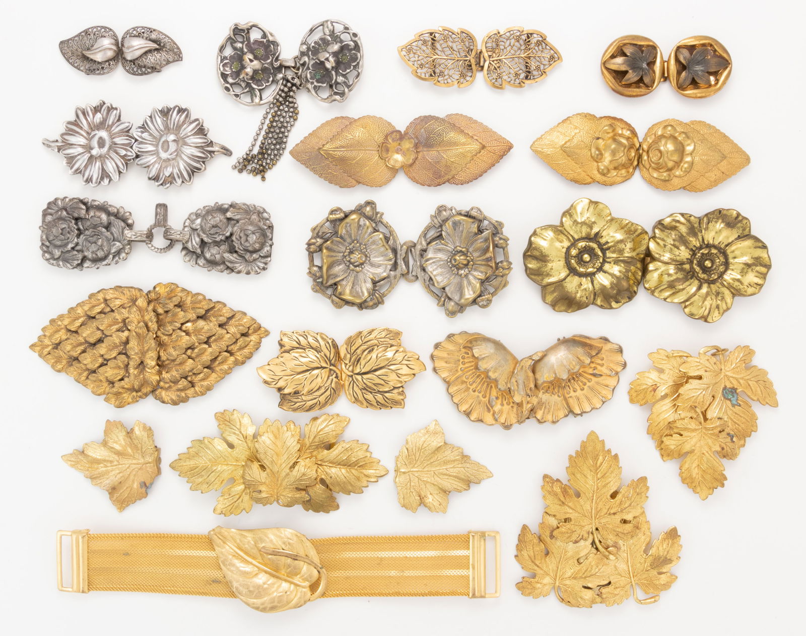 ANTIQUE / VINTAGE FLORAL AND FOLIATE METAL BELT OR DRESS BUCKLES AND OTHER ACCESSORIES, LOT OF 19 (1 of 3)