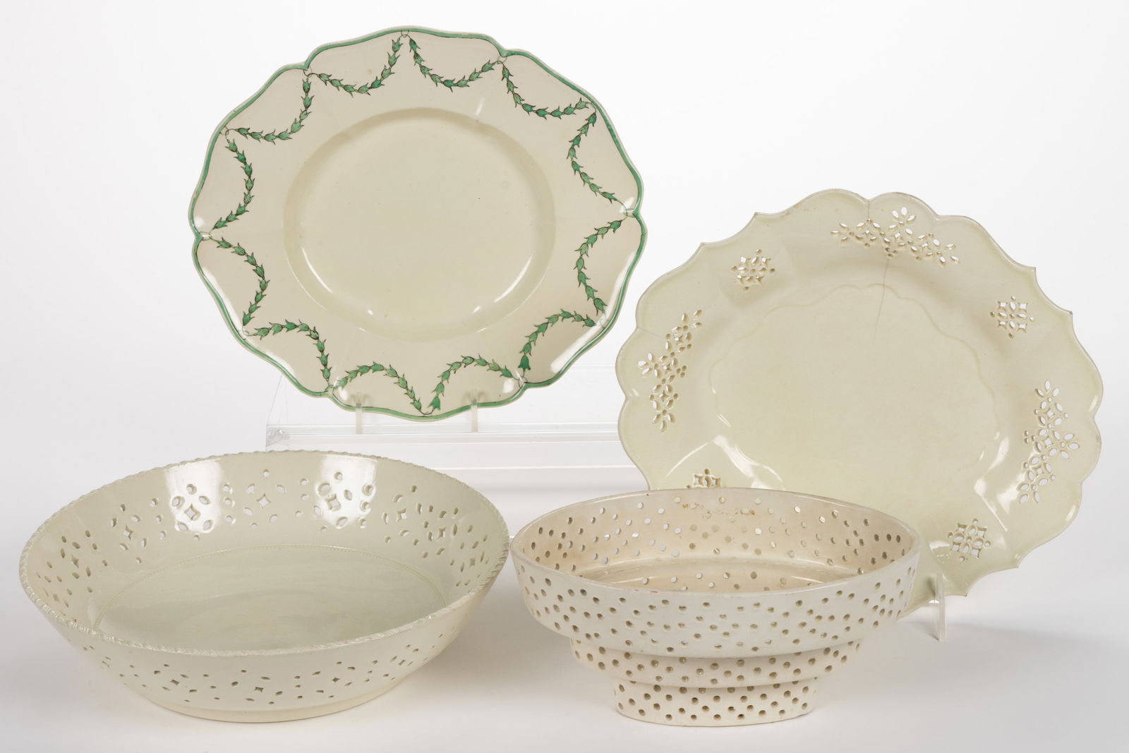 ENGLISH CREAMWARE CERAMIC KITCHEN / TABLE ARTICLES, LOT OF FOUR (1 of 1)