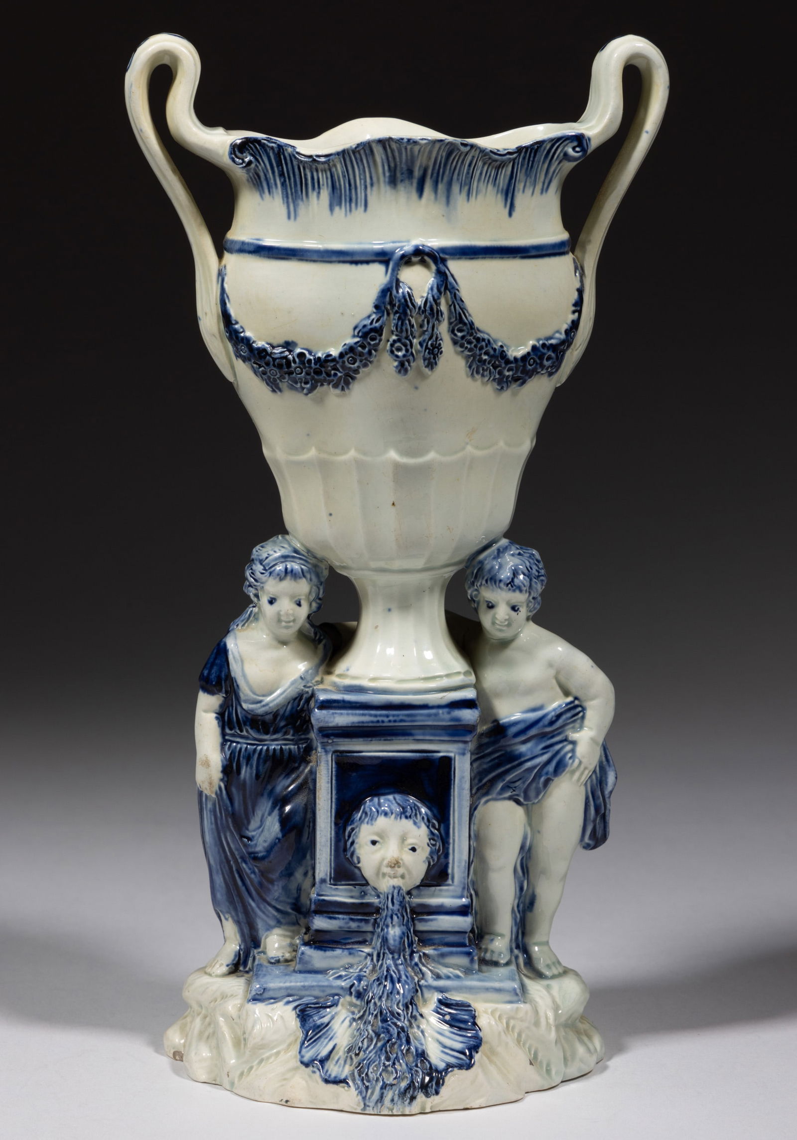 BRITISH PEARLWARE BLUE HAND-PAINTED CERAMIC SPILL VASE (1 of 5)