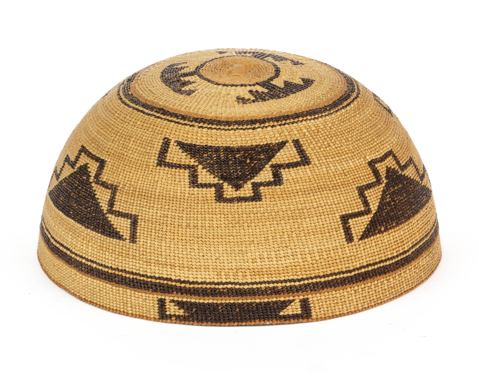 NATIVE AMERICAN HUPA / KARUK / YUROK TWINE-WOVEN BASKET HAT (1 of 4)
