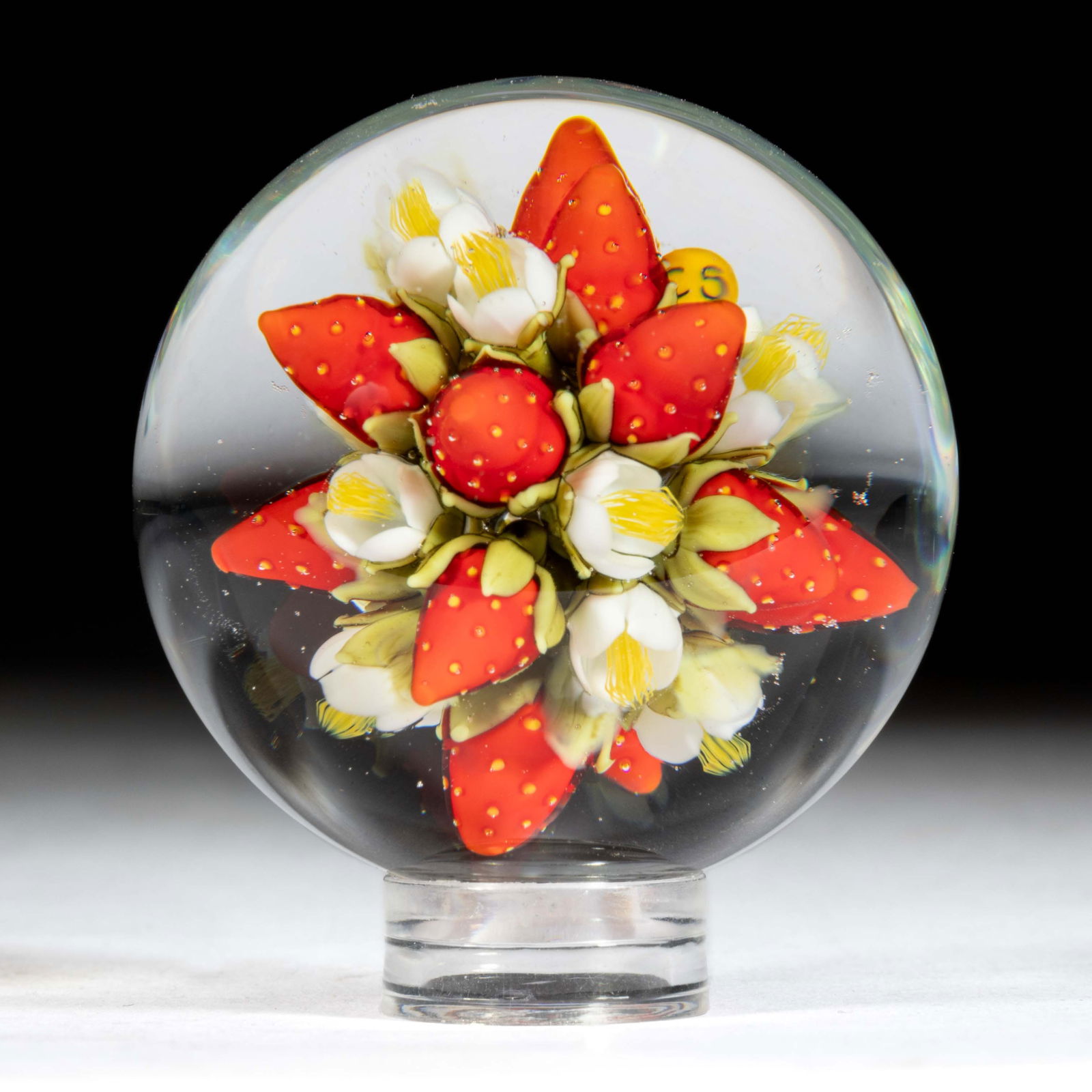 CLINTON SMITH (AMERICAN, B. 1979) STRAWBERRY BOUQUET COMPOUND LAMPWORK STUDIO ART GLASS MARBLE (1 of 2)