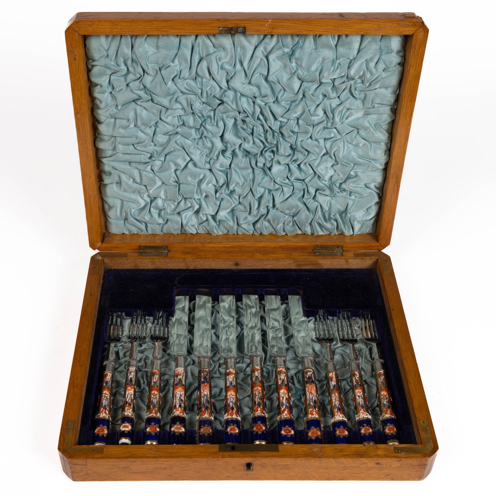 ENGLISH IMARI-STYLE 12-PIECE FLATWARE SET (1 of 3)