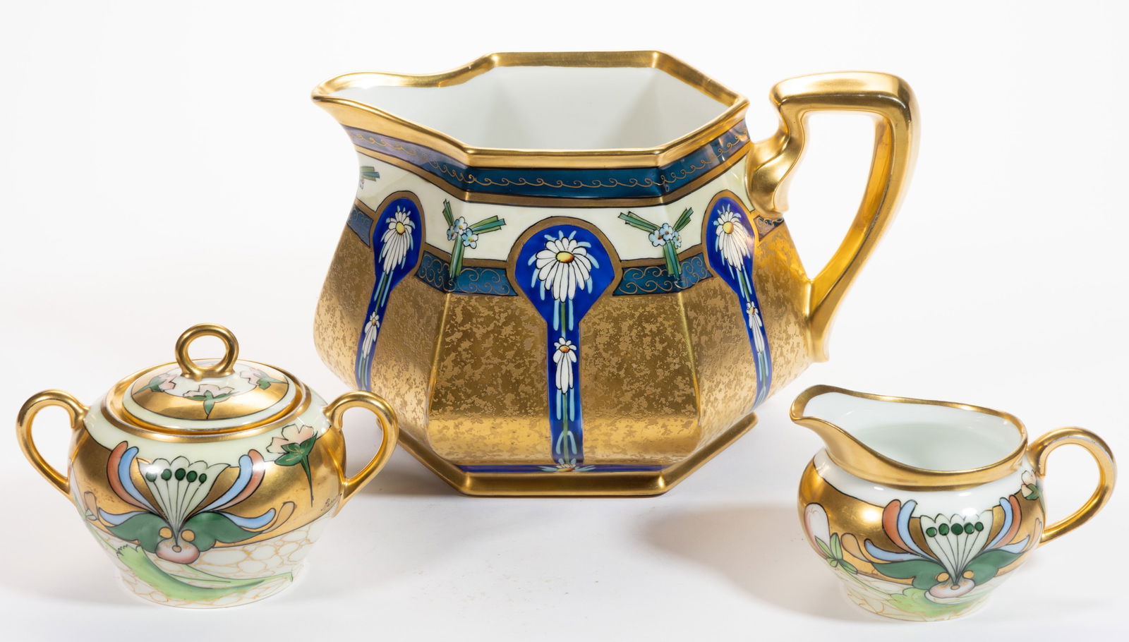 AMERICAN PICKARD-DECORATED PORCELAIN TEA AND TABLE ARTICLES, LOT OF THREE (1 of 5)