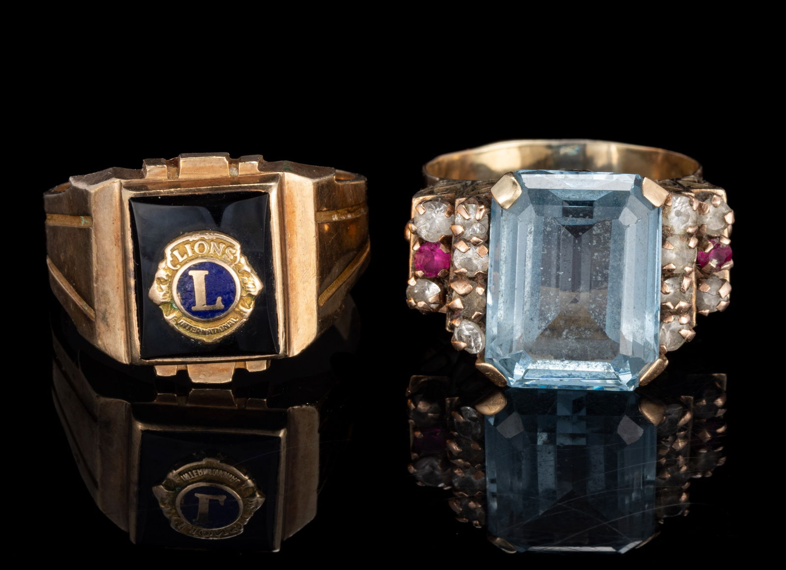 VINTAGE 10K AND 18K YELLOW GOLD RINGS, LOT OF TWO (1 of 3)