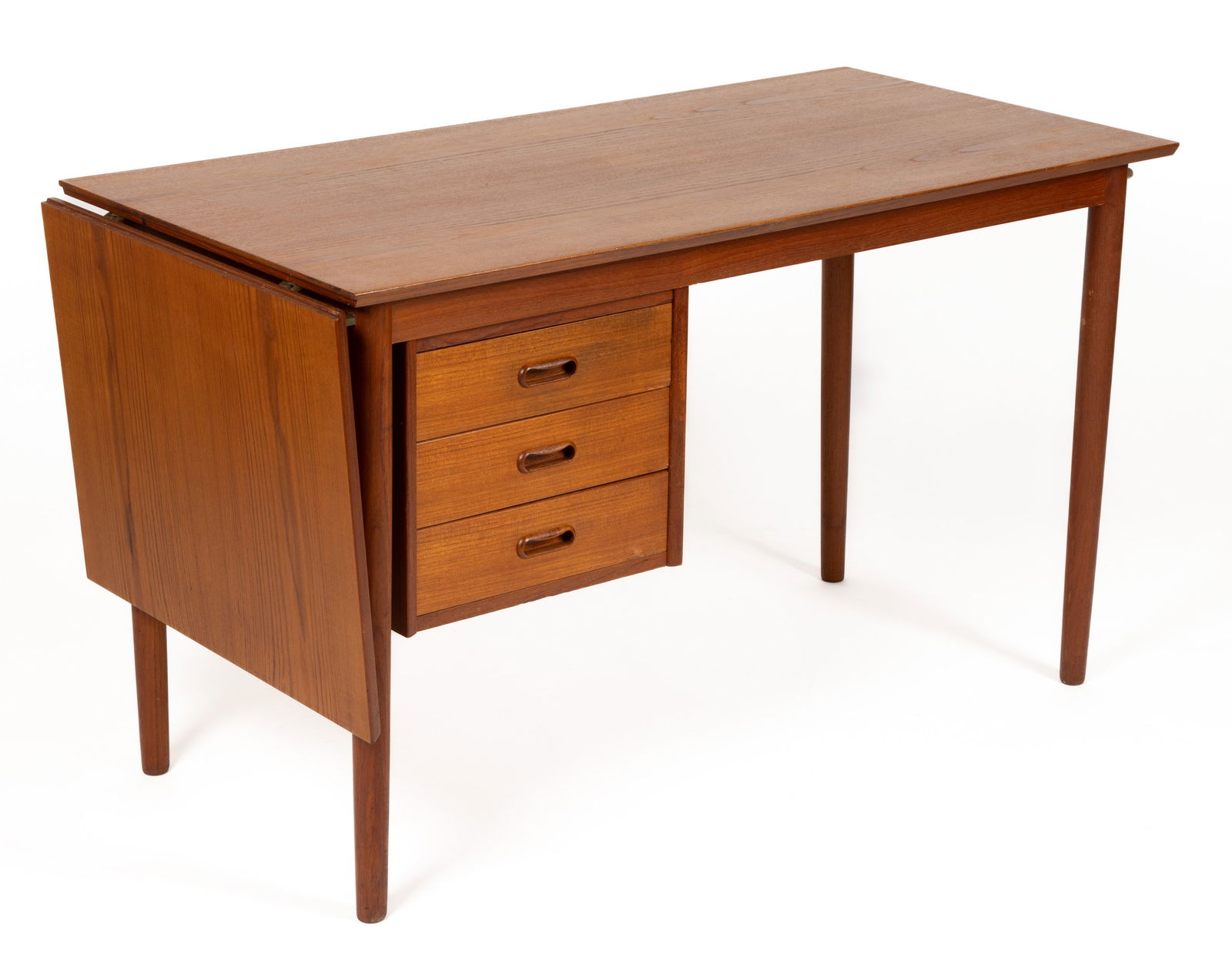 DANISH MID-CENTURY MODERN ARNE VODDER FOR H. SIGH & SONS TEAK DESK: DANISH MID-CENTURY MODERN ARNE VODDER FOR H. SIGH & SONS TEAK DESK, Model 51A, with bank of three drawers (the whole of which can be moved from end to end by sliding along the rails