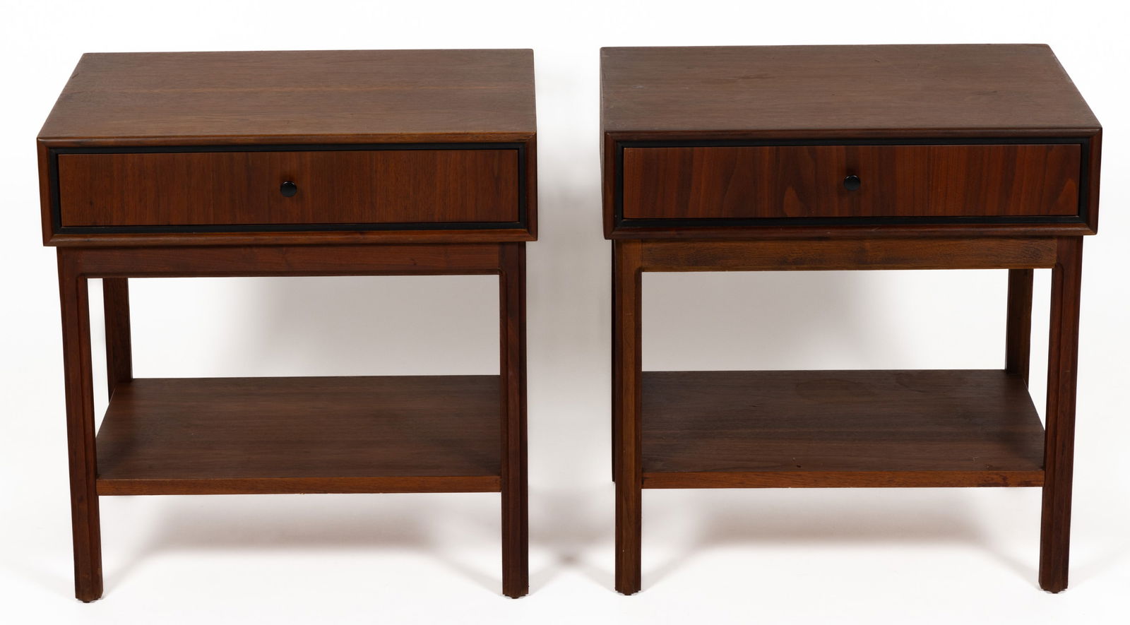 PAIR OF MID-CENTURY MODERN JACK CARTWRIGHT FOR FOUNDERS WALNUT END TABLES (1 of 5)