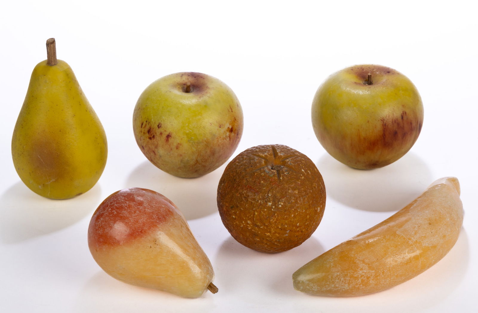 ASSORTED STONE FRUIT, LOT OF SIX PIECES (1 of 1)