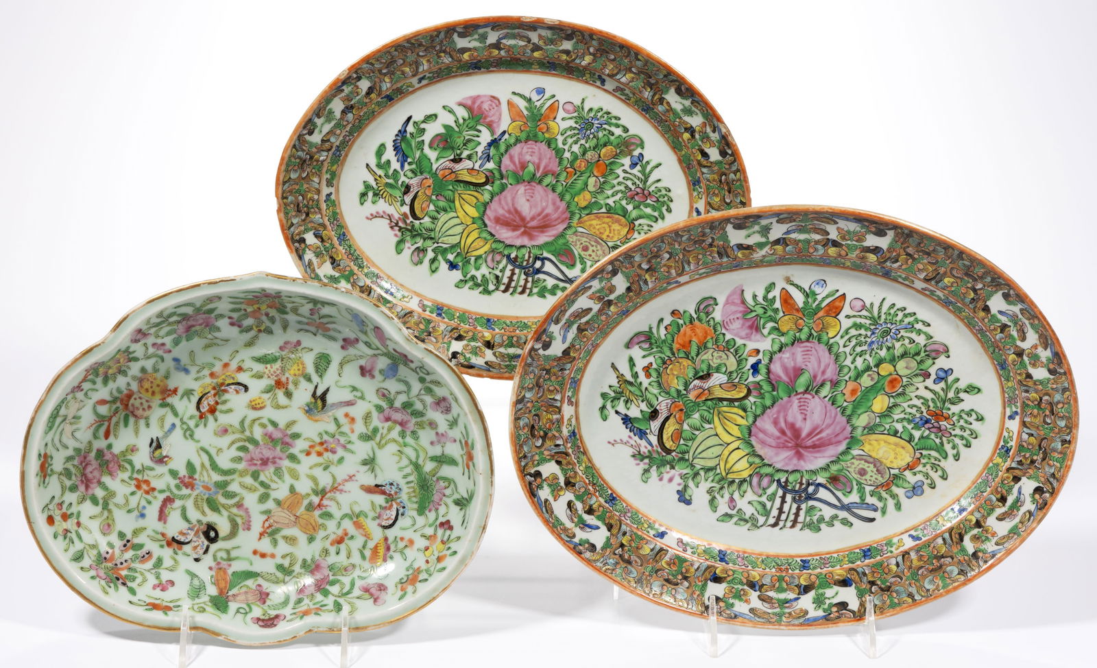 CHINESE EXPORT PORCELAIN FAMILLE ROSE BUTTERFLY MOTIF TABLE ARTICLES, LOT OF THREE (1 of 5)