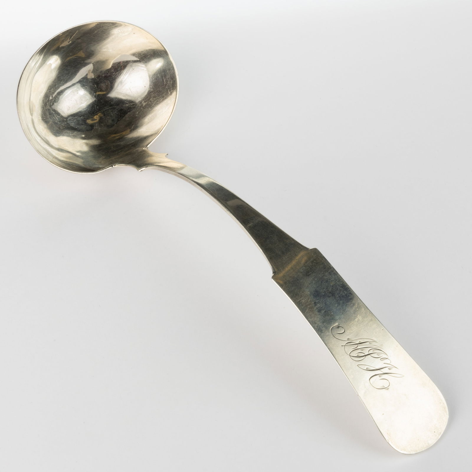 WARHAM P. LOOMIS, FRANKFORT, KENTUCKY COIN SILVER PUNCH / SOUP LADLE (1 of 2)